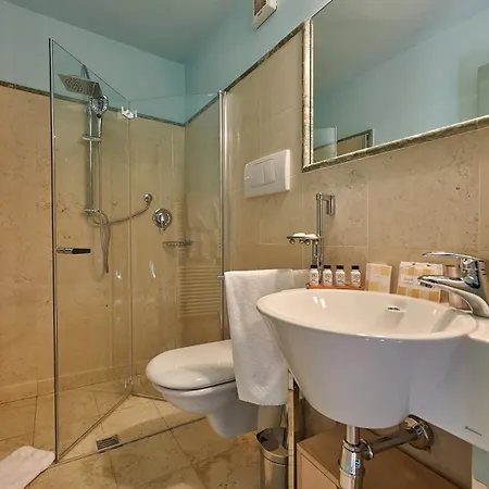 Bed and Breakfast La Gazzara Castell'in 4*